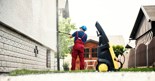 Best Animal Enclosure Cleaning  in Giddings, TX